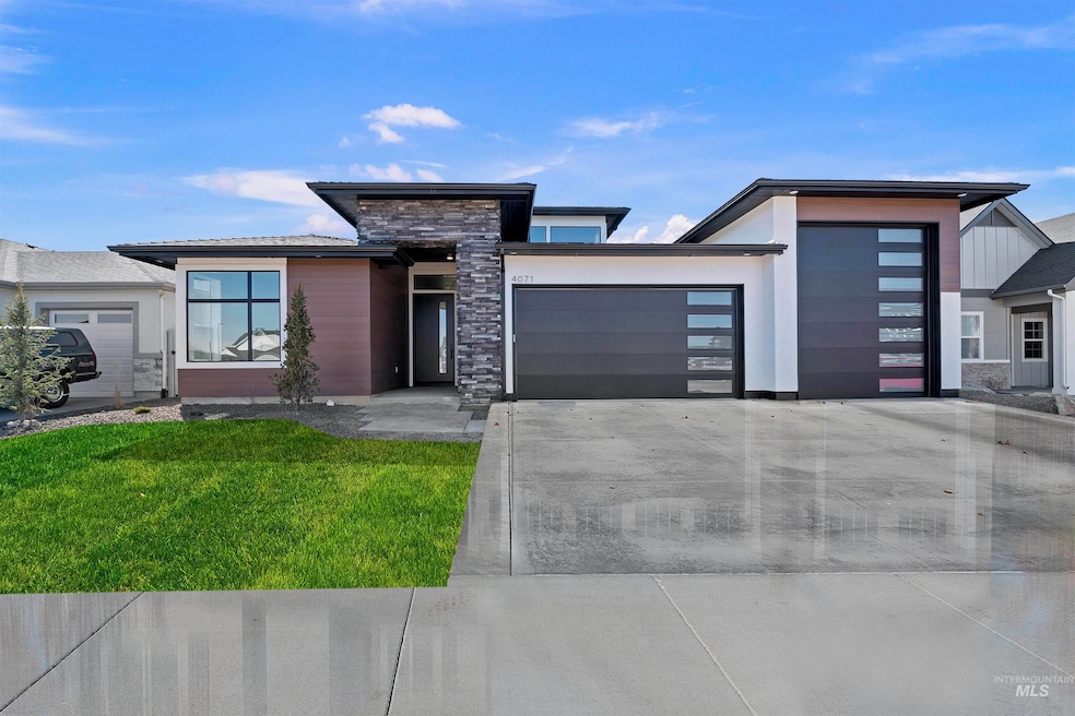 Pending $1,108,703 • Co-Listing Agent