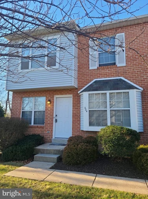 324 Wendover Dr unit 143-A, Eagleville, PA 19403 - photo 1