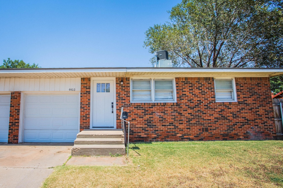 4402 29th St unit B, Lubbock, TX 79410 - photo 1