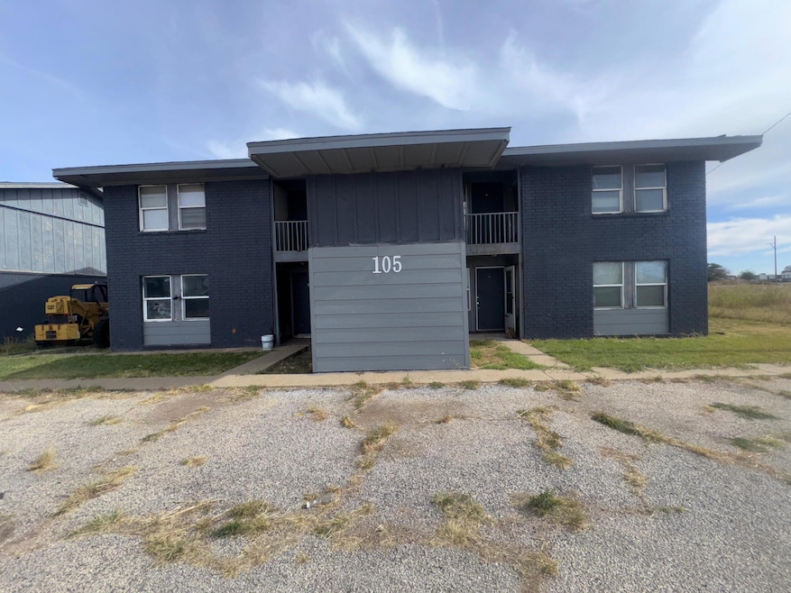 105 Pecos Place, Plainview, TX 79072 - photo 1