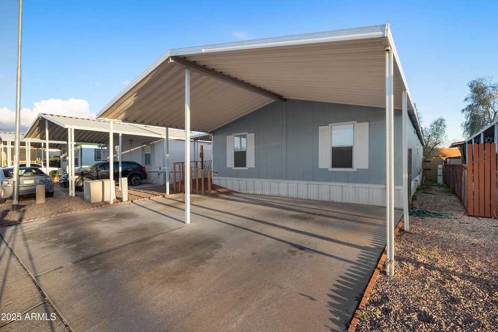 1802 E Campo Bello Dr unit 117, Phoenix, AZ 85022 - photo 1