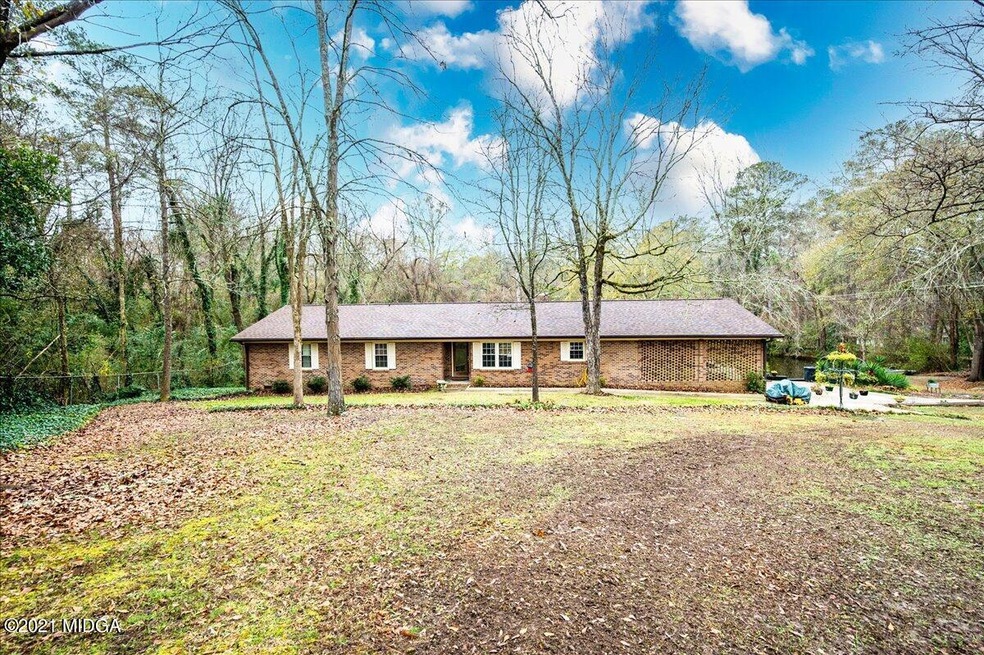 718 Forest Hill