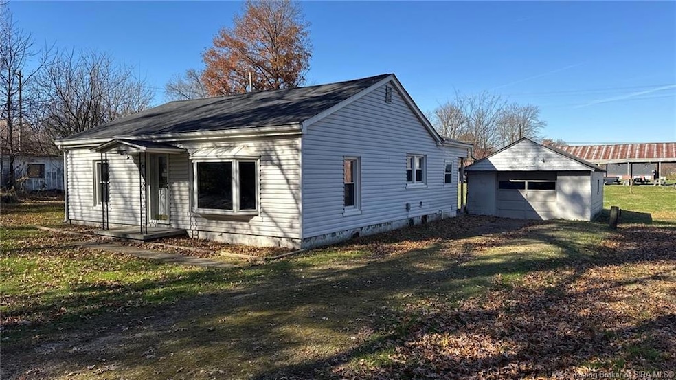 1076 S Indiana Ave, Sellersburg, IN 47172 - photo 1