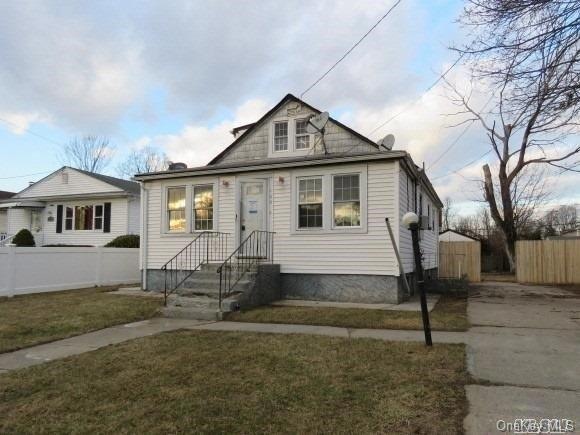 149 44th St, Copiague, NY 11726 - photo 1