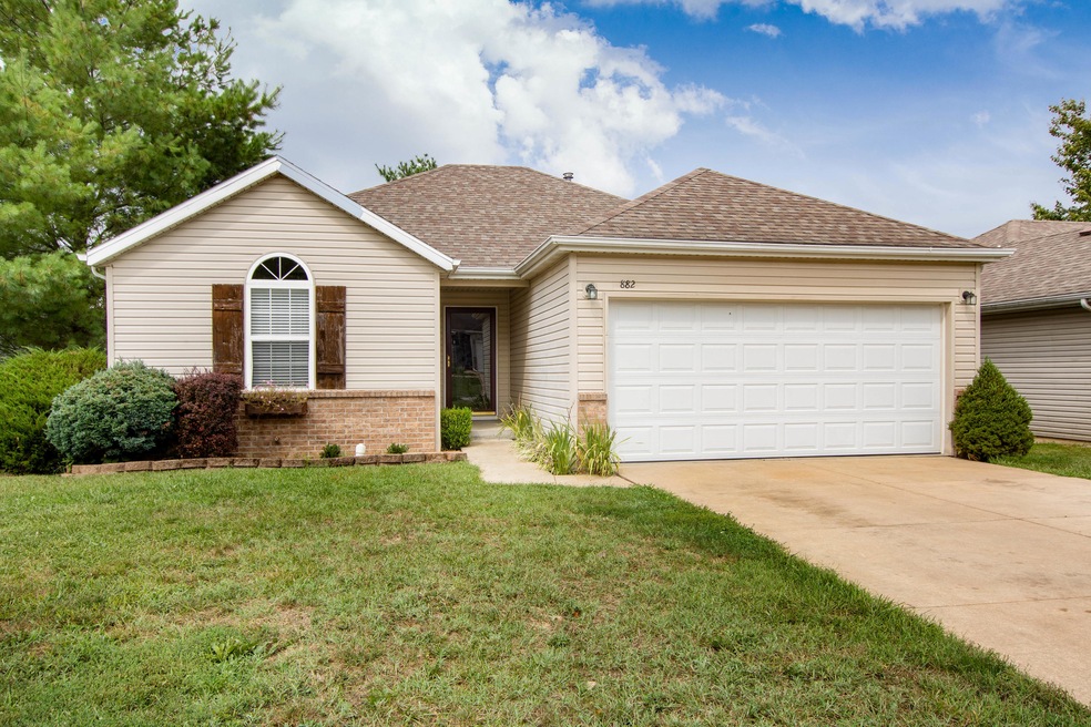 882 S Hickory Ln-23