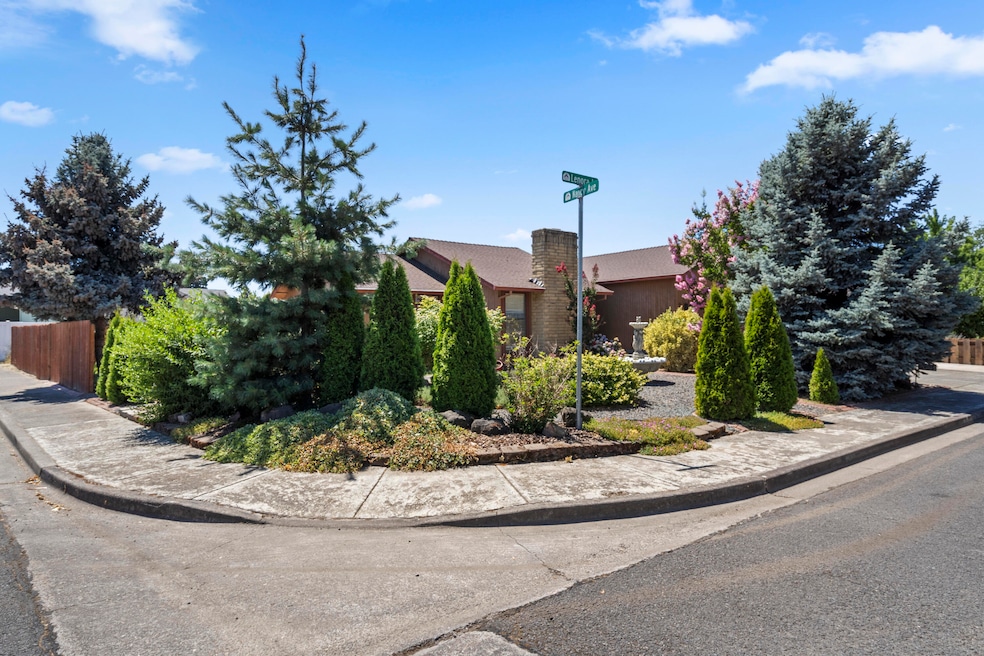 2061 Lenora Lane, Central Point - 24