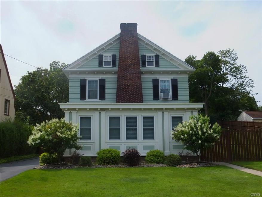 Be Impressed,wonderful move in condition colonial