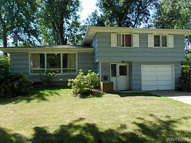 815 Deerfield Dr, North Tonawanda, NY 14120 - photo 1