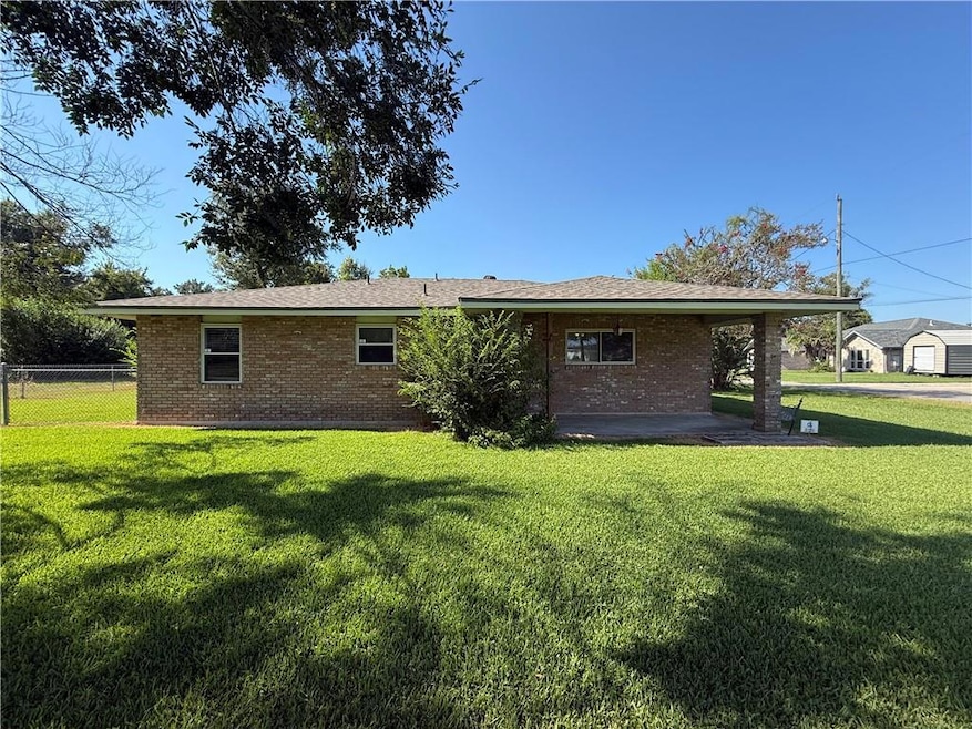 1606 Main St, La Place, LA 70068 - photo 1