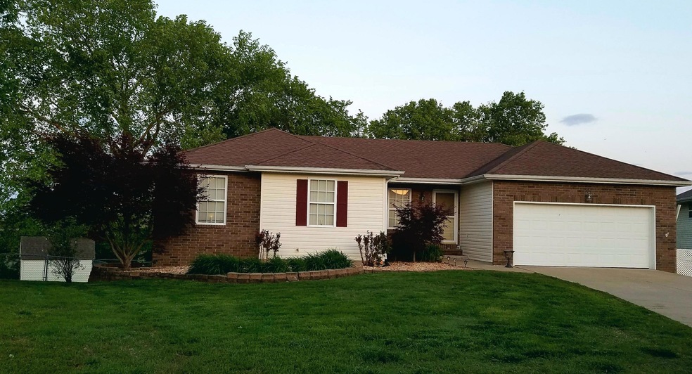 202 Shady Acres Cir, Nixa, MO 65714 - photo 1