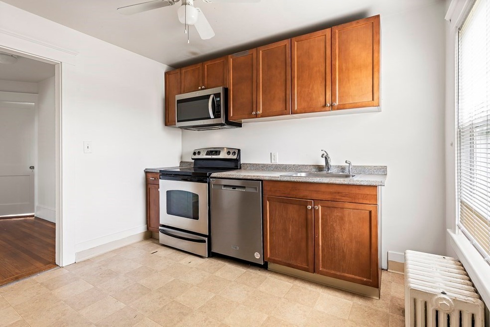 35 Frost St unit 2, Framingham, MA 01701 - photo 1