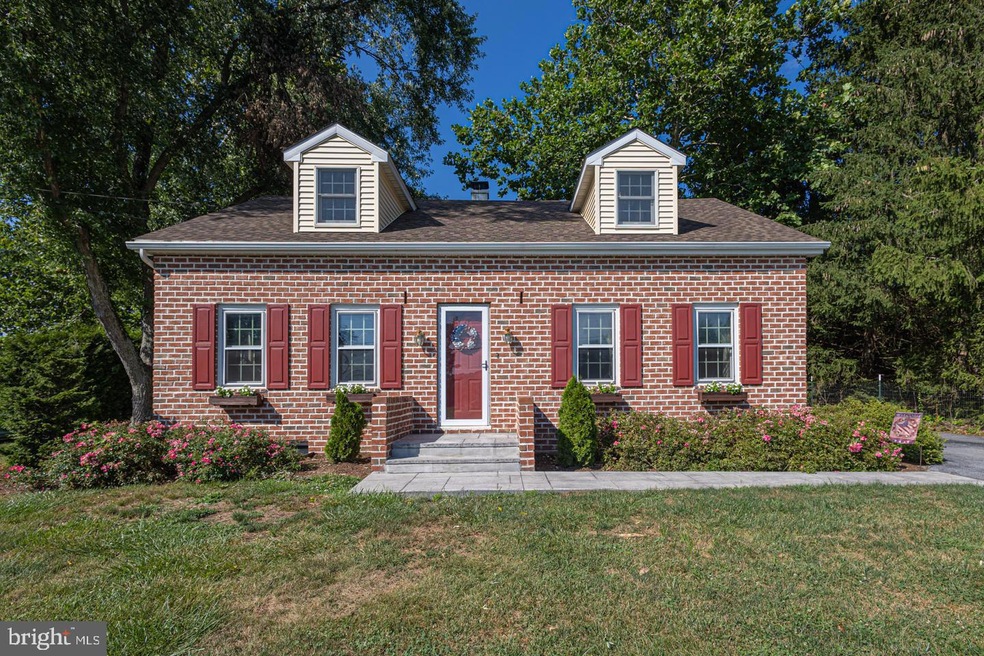 17 Hiltys Dr, Douglassville, PA 19518 - photo 1