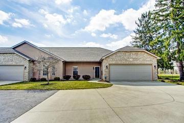 105 Camber Dr unit 105, Circleville, OH 43113 - photo 1