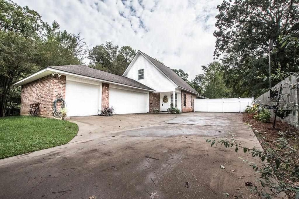 190 Northwood Dr, Pineville, LA 71360 - photo 1