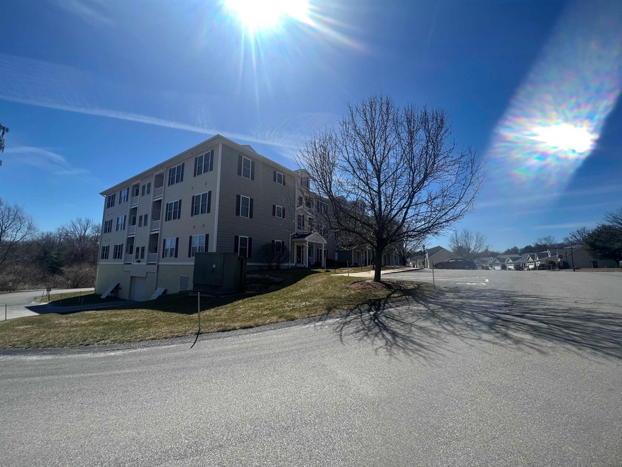 6 Stearns Ln unit 302, MerriMacK, NH 03054 - photo 1