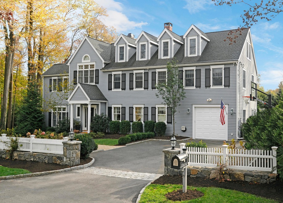 110 Hendrie Ave, Riverside, CT 06878 - photo 1