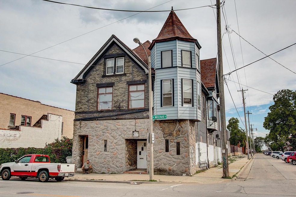 W Mitchell St MLS-43