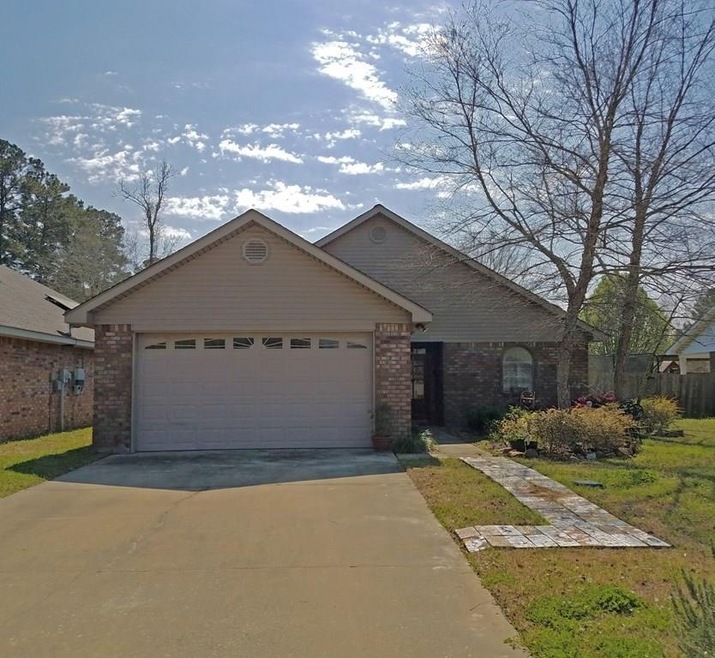 1012 Parkview Dr, Pineville, LA 71360 - photo 1