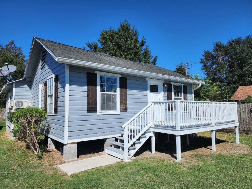 607 E Crosstimbers St, Houston, TX 77022 - photo 1