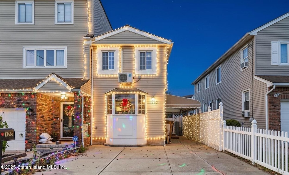 For Sale $715,000 • Co-Listing Agent