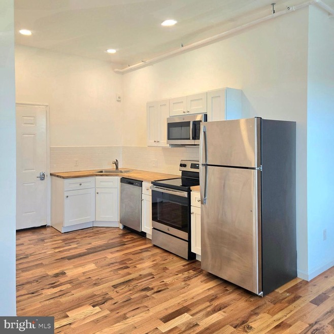 120 E Main St unit 3, Norristown, PA 19401 - photo 1