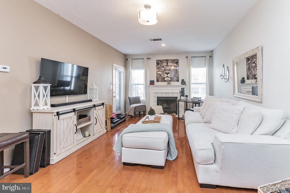 13068 Autumn Woods Way unit 102, Fairfax, VA 22033 - photo 1