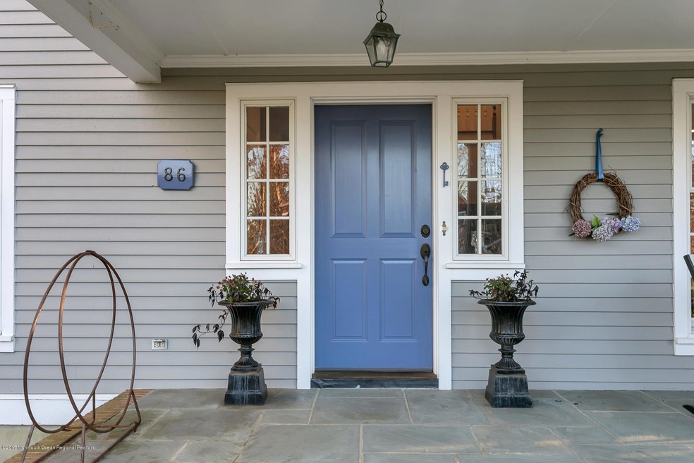 Welcome to 86 Horseneck Point Road