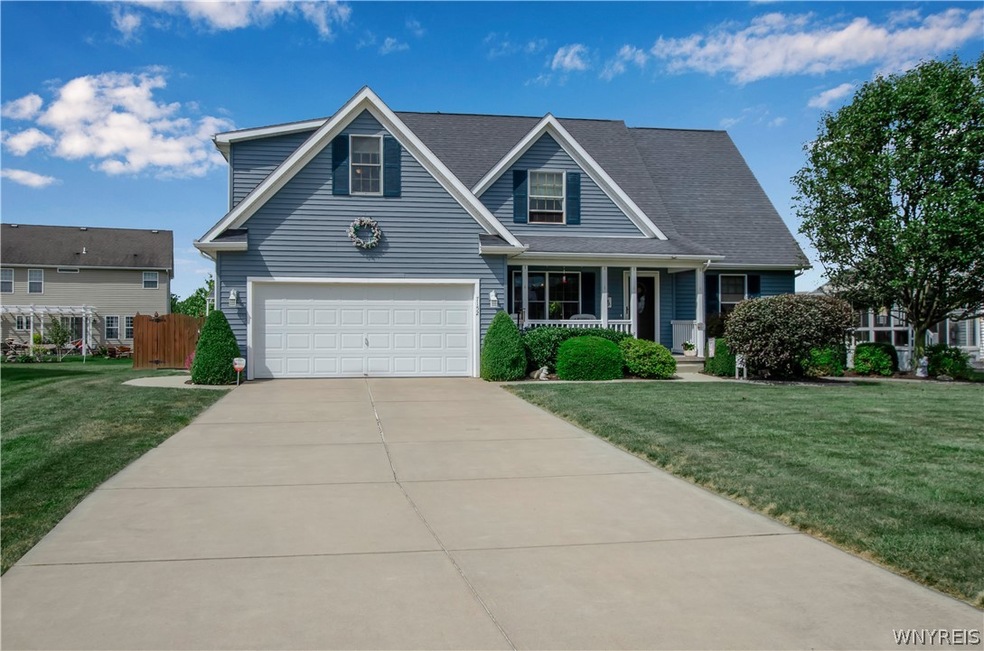 7152 Blue Heron Ct, Niagara Falls, NY 14304 - photo 1