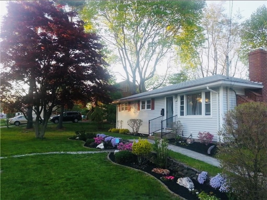 72 Wharf Rd, Warwick, RI 02889 - photo 1