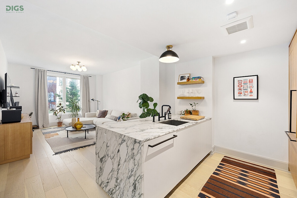 For Sale $1,095,000 • Co-Listing Agent