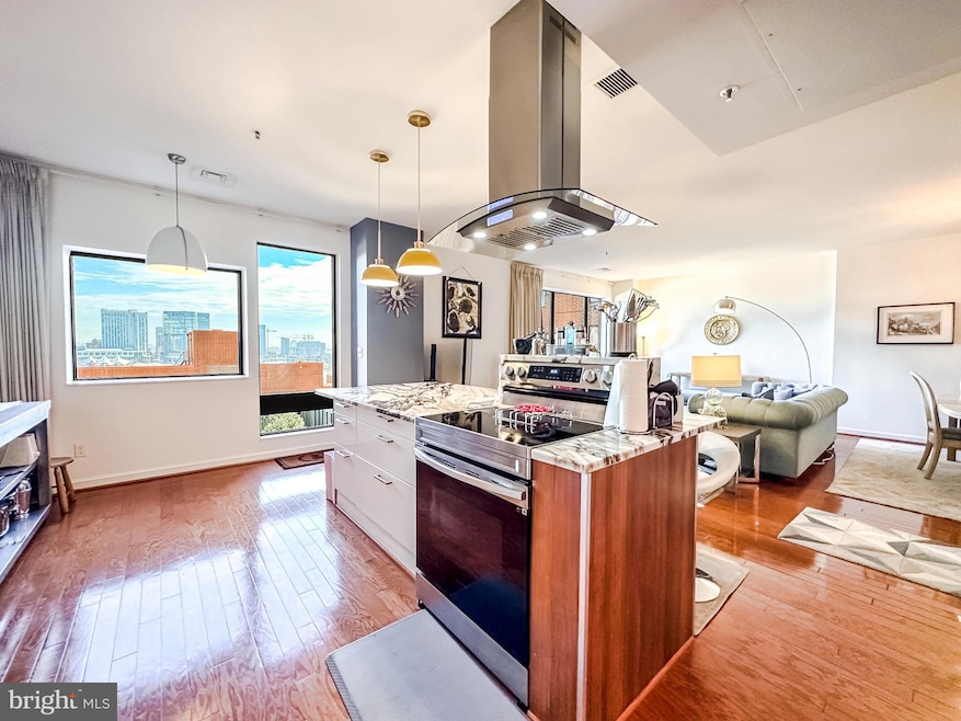 The Towers at Harbor Court unit 807, Baltimore, MD 21202 - photo 1