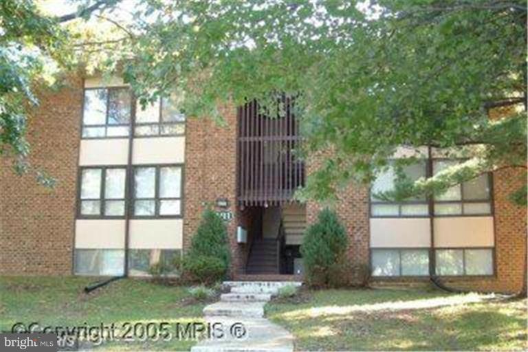 8411 Greenbelt Rd unit 101, Greenbelt, MD 20770 - photo 1