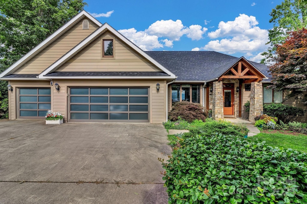 Under Contract $1,025,000