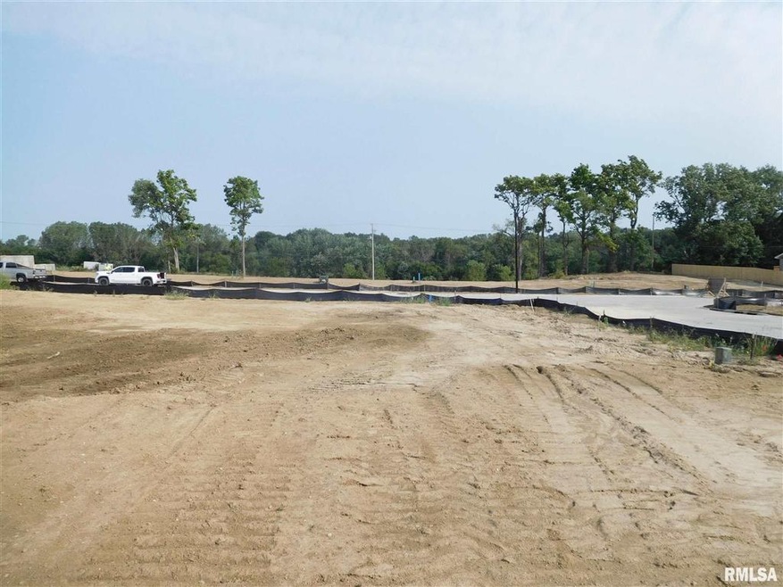 3709 Joyce Ln, Davenport, IA 52806 - photo 1