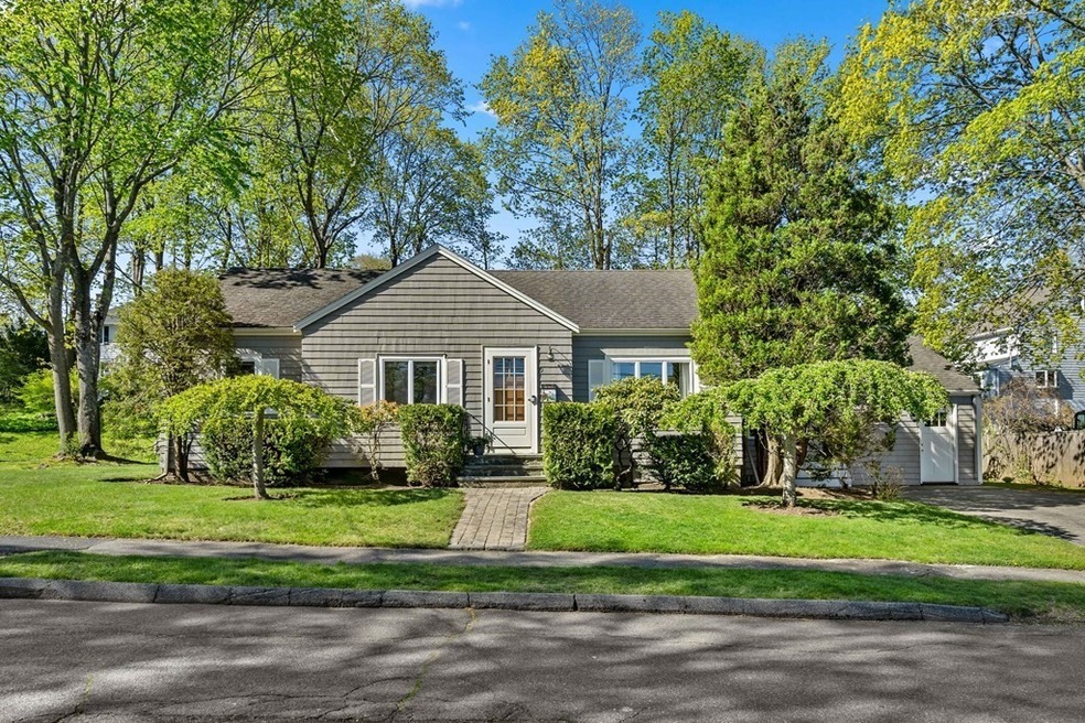 19 May St, Marblehead, MA 01945 - photo 1