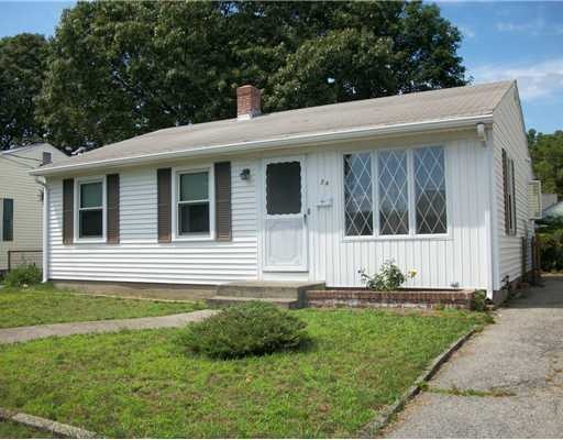 34 Vineyard St, Pawtucket, RI 02860 - photo 1