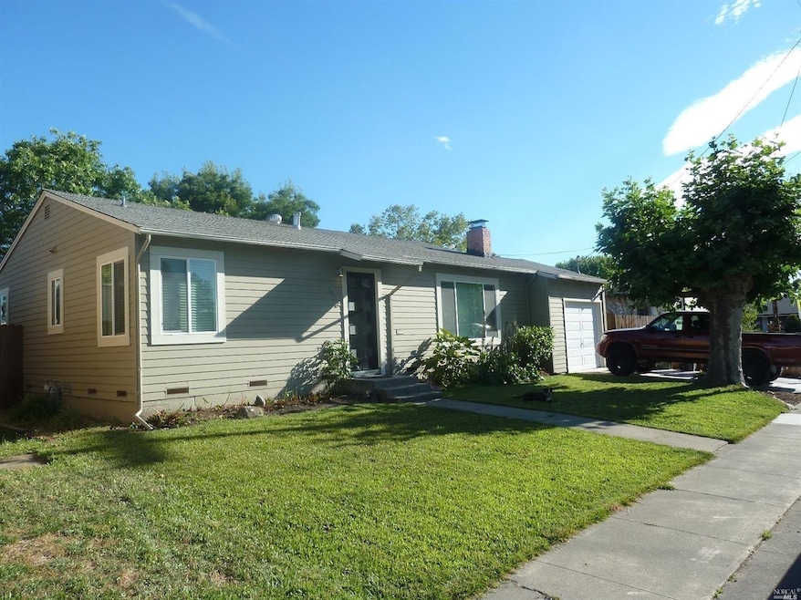 Move-In Ready! Walk to Sheppard Elementary or Bayer Neighborhood Park & Gardens!