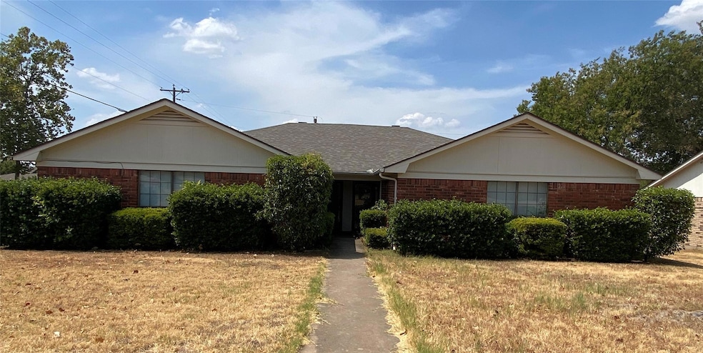 801 Mcanear St, Cleburne, TX 76033 - photo 1