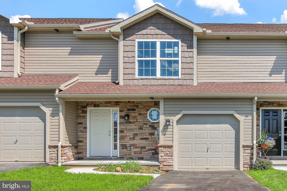 505 Elm St, West Reading, PA 19611 - photo 1