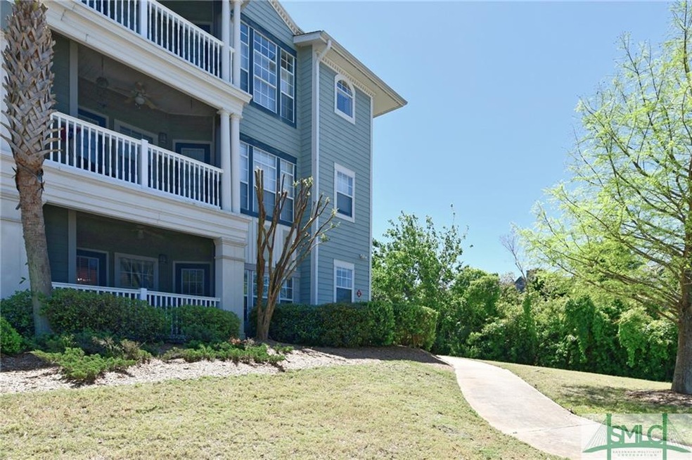 Beautiful 1st floor end unit at desirable Merritt 