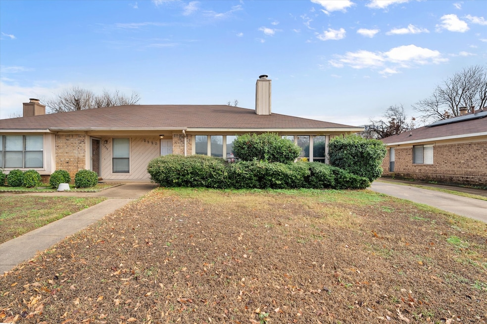 2920 Hilltop Dr, Euless, TX 76039 - photo 1