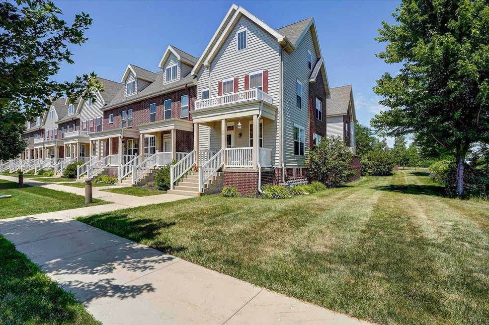 46 S Gardens Way, Fitchburg, WI 53711 - photo 1