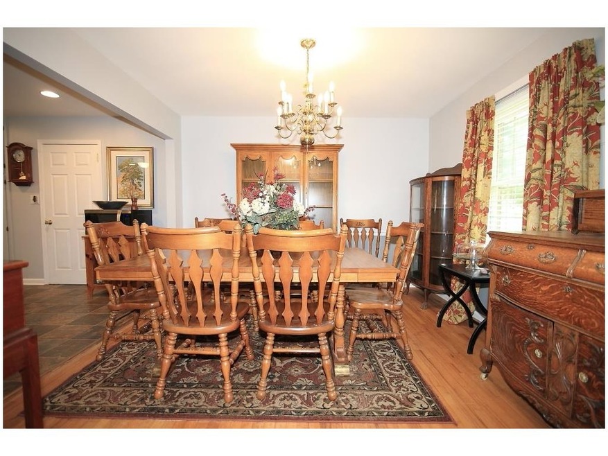 1566 Daffodil Dr, Marietta, GA 30062 - photo 1