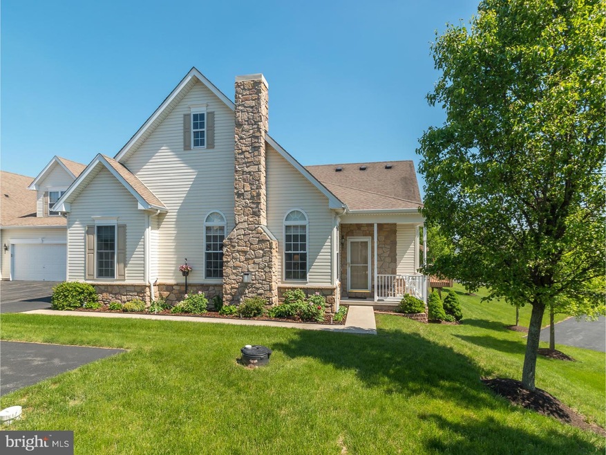 1040 Burgundy Cir, Pennsburg, PA 18073 - photo 1