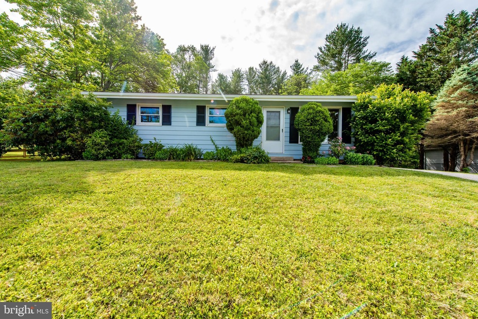 5817 Hanna Rd, Sykesville, MD 21784 - photo 1