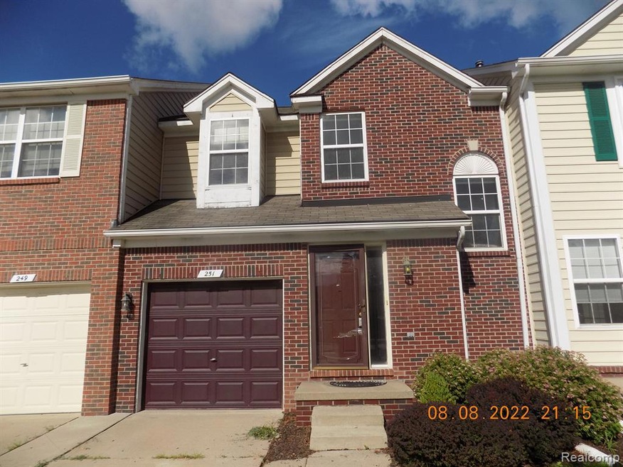 251 Tucker St unit 64, Pontiac, MI 48341 - photo 1