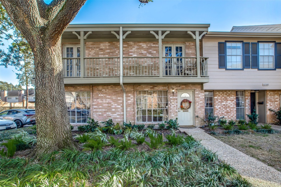 10284 Briar Forest Dr unit 26/1, Houston, TX 77042 - photo 1