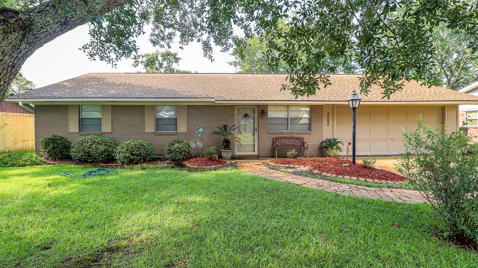 2092 Gladewood