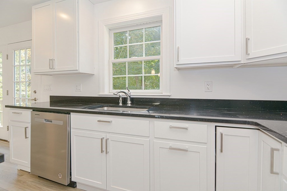 215 High St unit 8, Taunton, MA 02780 - photo 1