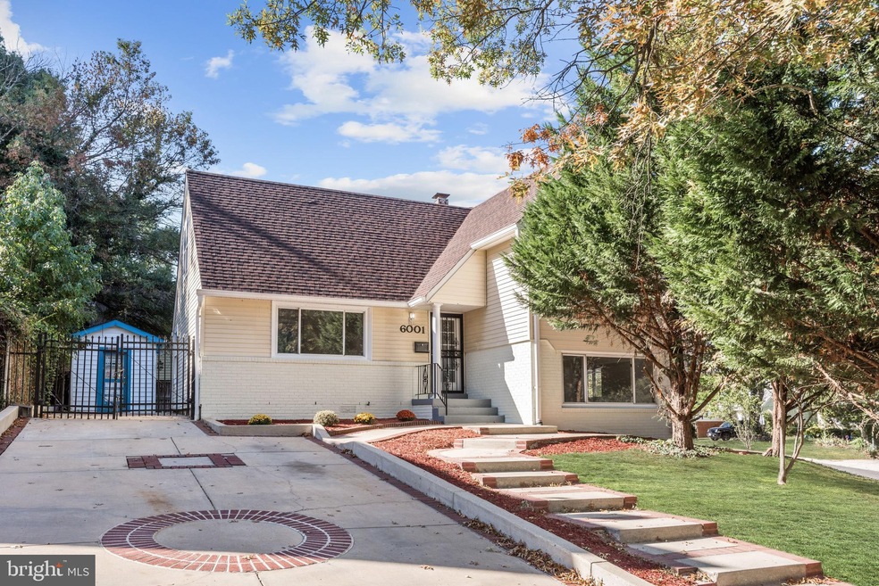 6001 Mustang Dr, Riverdale, MD 20737 - photo 1